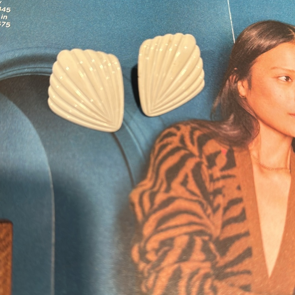 Napier Vintage Shell Clip Earrings